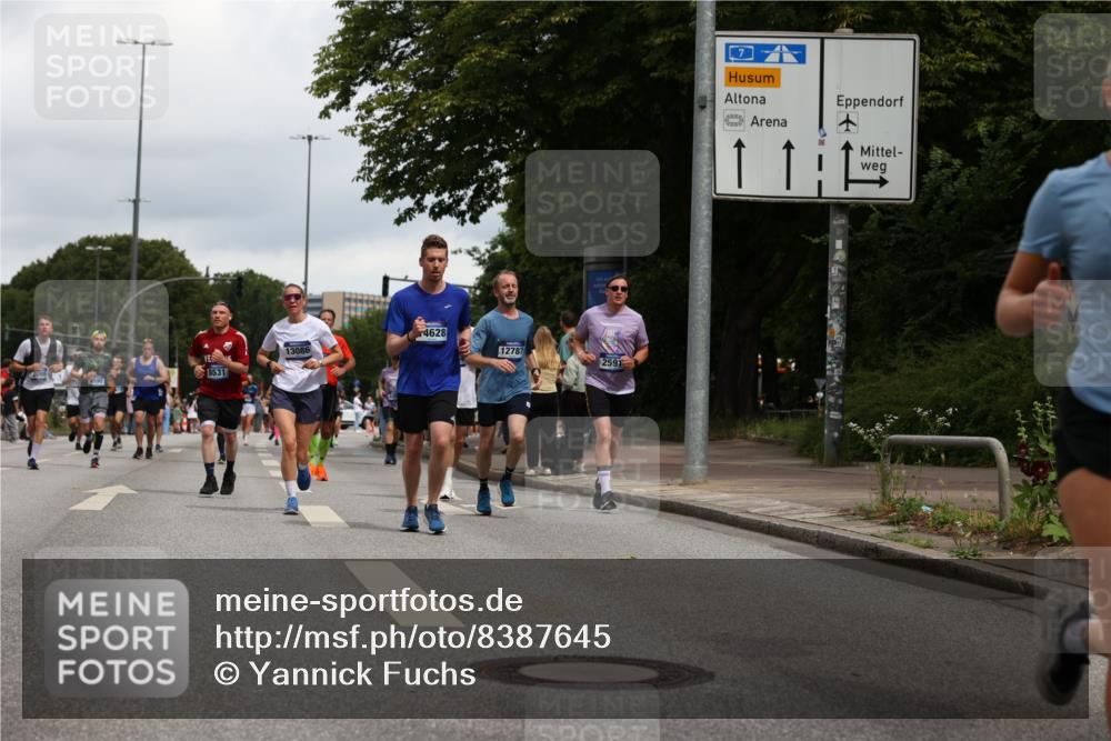 29.06.2025 - hella hamburg halbmarathon Yannick Fuchs http://msf.ph/oto/8387645 29.06.2025 10:55:33 20KM 2086, 2391, 2591, 3400, 4068, 5613, 5839, 5870, 6391, 7033, 7049, 7757, 8364, 8531, 8590, 9453, 9752, 9932, 10031, 10177, 10746, 10882, 11465, 11515, 12125, 12787, 13064, 13086, 13491, 13558, 13699, 14605, 14628, 15008, 15520, 15733, 16128, 16145, 16614, 17670 meine-sportfotos.de
