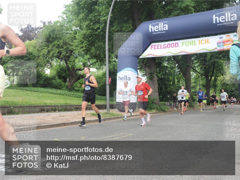 29.06.2025 - hella hamburg halbmarathon KatJ http://msf.ph/oto/8387679 29.06.2025 10:26:12 Zwischen KM18-KM19 6047, 6123, 7310 meine-sportfotos.de