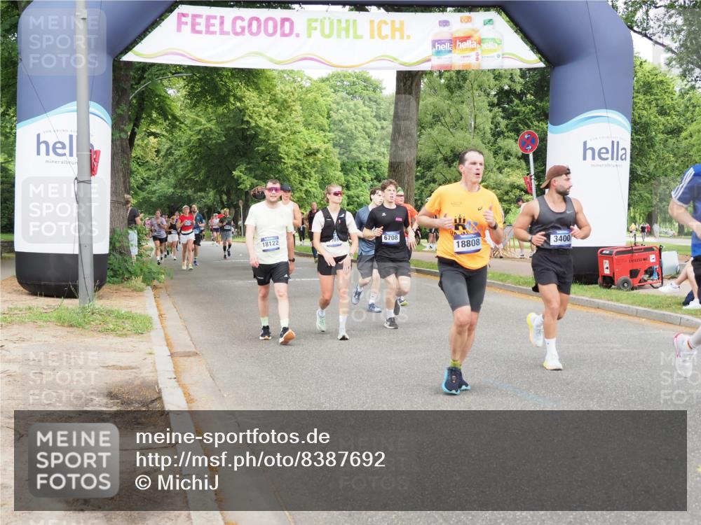 29.06.2025 - hella hamburg halbmarathon MichiJ http://msf.ph/oto/8387692 29.06.2025 10:48:01 Zwischen KM18-KM19 3400, 5602, 5603, 5708, 6708, 7757, 8807, 9932, 10295, 10519, 13558, 15897, 17181, 17894, 18122, 18808 meine-sportfotos.de