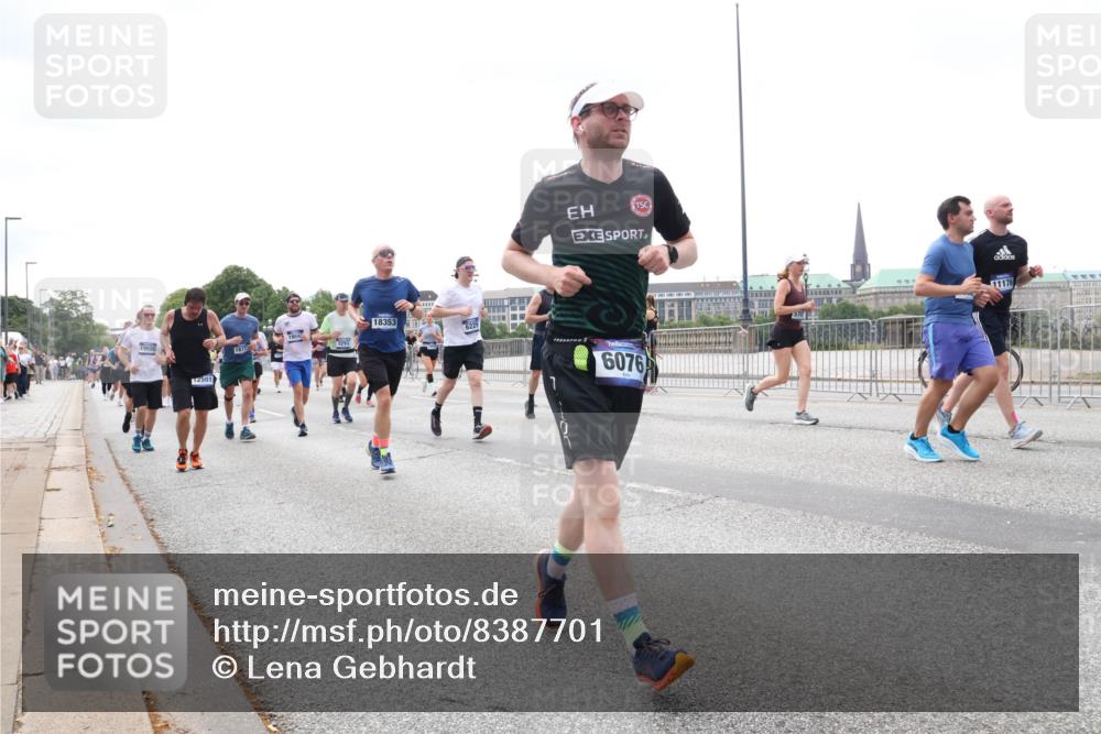 29.06.2025 - hella hamburg halbmarathon Lena Gebhardt http://msf.ph/oto/8387701 29.06.2025 10:40:35 Lombardsbrücke 19026, 12501, 18772, 18353, 6229, 293, 6076, 11176, 1018, 1037, 1075, 1323, 2019, 2042, 2109, 2173, 2206, 2254, 2299, 2515, 2572, 2762, 2763, 2858, 3121, 3237, 3293, 3295, 3306, 3432, 3515, 3607, 3694, 3808, 3810, 4044, 4173, 4271, 4411, 4530, 4612, 4756, 4906, 4972, 5059, 5113, 5263, 5351, 5352, 5702, 5753, 5975, 6076, 6163, 6229, 6278, 6280, 6289, 6363, 6463, 6548, 6673, 6866, 6876, 6920, 7108, 7174, 7293, 7675, 7850, 7956, 8053, 8054, 8307, 8378, 8391, 8429, 8430 meine-sportfotos.de