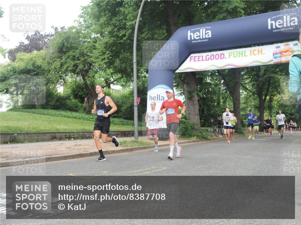 29.06.2025 - hella hamburg halbmarathon KatJ http://msf.ph/oto/8387708 29.06.2025 10:26:12 Zwischen KM18-KM19 6047, 6123, 7310 meine-sportfotos.de