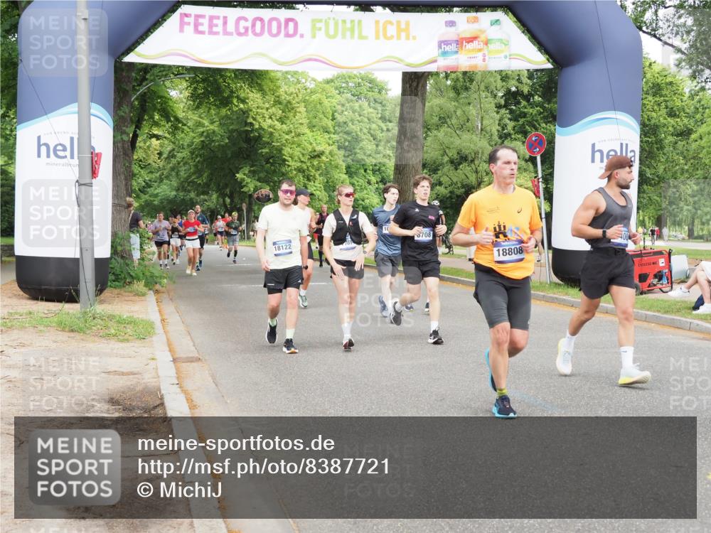 29.06.2025 - hella hamburg halbmarathon MichiJ http://msf.ph/oto/8387721 29.06.2025 10:48:01 Zwischen KM18-KM19 3400, 5602, 5603, 5708, 6708, 7757, 8807, 9932, 10295, 10519, 13558, 15897, 17181, 17894, 18122, 18808 meine-sportfotos.de