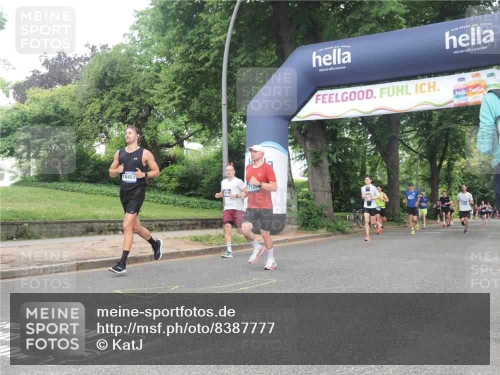 29.06.2025 - hella hamburg halbmarathon KatJ http://msf.ph/oto/8387777 29.06.2025 10:26:12 Zwischen KM18-KM19 6047, 6123, 7310 meine-sportfotos.de