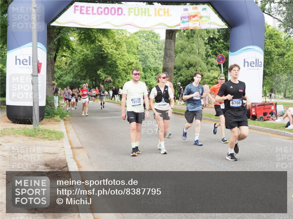 29.06.2025 - hella hamburg halbmarathon MichiJ http://msf.ph/oto/8387795 29.06.2025 10:48:03 Zwischen KM18-KM19 3400, 6708, 7049, 8807, 10295, 10519, 13558, 15897, 17181, 17894, 18122, 18808 meine-sportfotos.de