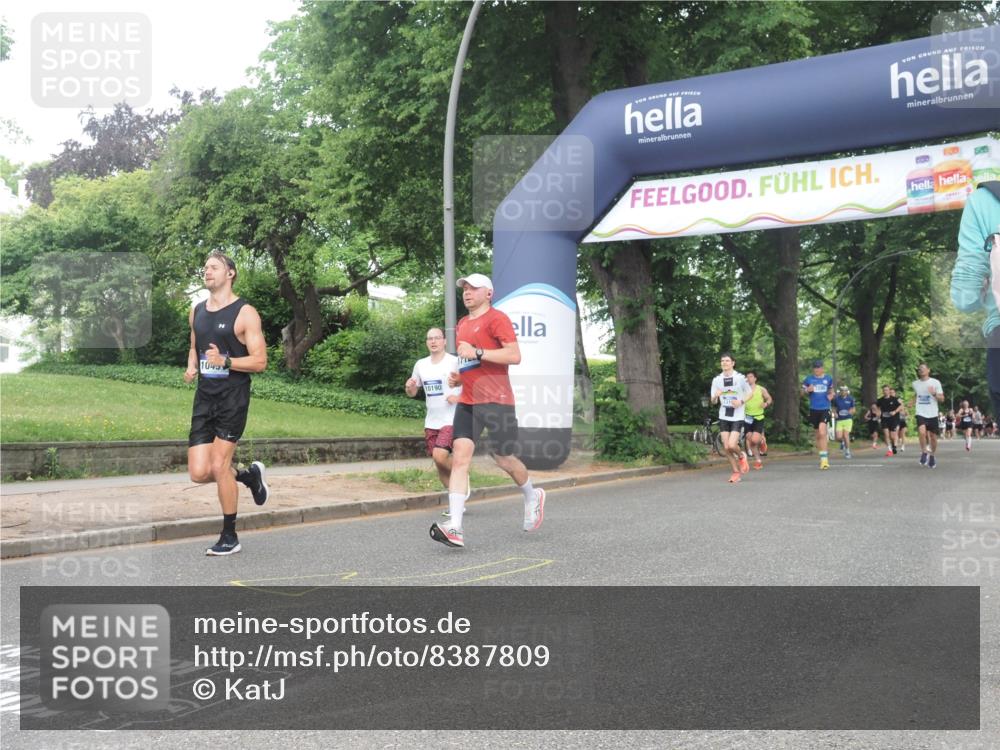 29.06.2025 - hella hamburg halbmarathon KatJ http://msf.ph/oto/8387809 29.06.2025 10:26:12 Zwischen KM18-KM19 6047, 6123, 7310 meine-sportfotos.de