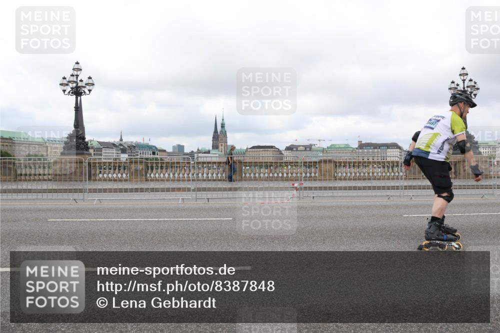 29.06.2025 - hella hamburg halbmarathon Lena Gebhardt http://msf.ph/oto/8387848 29.06.2025 09:17:43 Lombardsbrücke 70497 meine-sportfotos.de