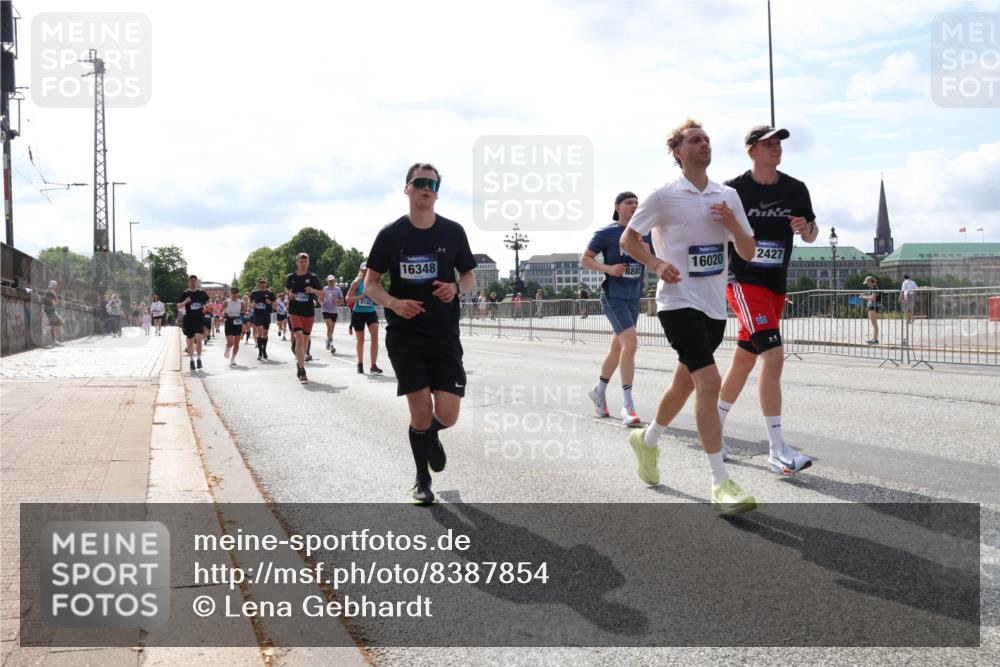 29.06.2025 - hella hamburg halbmarathon Lena Gebhardt http://msf.ph/oto/8387854 29.06.2025 10:15:56 Lombardsbrücke 16348, 8885, 16020, 2427, 1156, 1308, 1440, 1651, 2071, 2076, 2110, 2165, 2436, 2803, 2835, 2989, 3167, 3417, 4007, 4466, 4492, 4494, 4828, 5046, 5069, 5423, 5739, 6376, 6576, 7897, 7941, 7942, 8169, 8274, 8554, 8746, 8885, 9192, 9601, 9657, 9675, 9784, 9802, 10107, 10108, 10292, 10608, 10775, 10844, 10990, 11113, 11303, 11478, 11774, 11783, 11818, 12427, 12469, 13179, 13818, 13951, 14413, 14423, 14550, 14552, 15307 meine-sportfotos.de