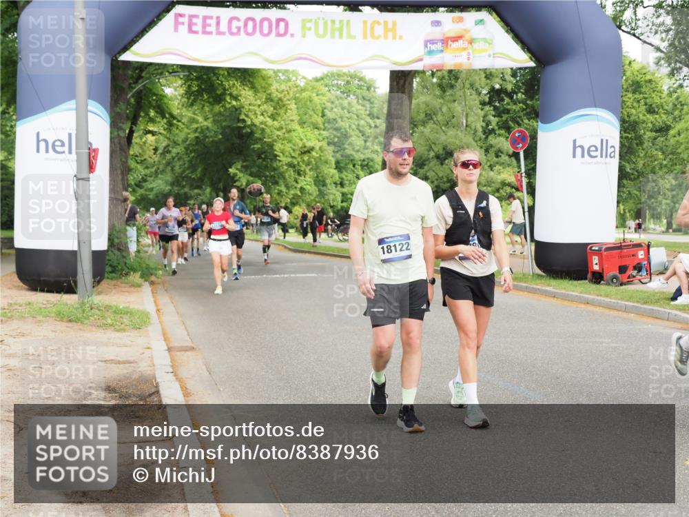 29.06.2025 - hella hamburg halbmarathon MichiJ http://msf.ph/oto/8387936 29.06.2025 10:48:05 Zwischen KM18-KM19 3400, 6708, 7049, 10295, 10519, 15008, 17181, 17894, 18122, 18808 meine-sportfotos.de