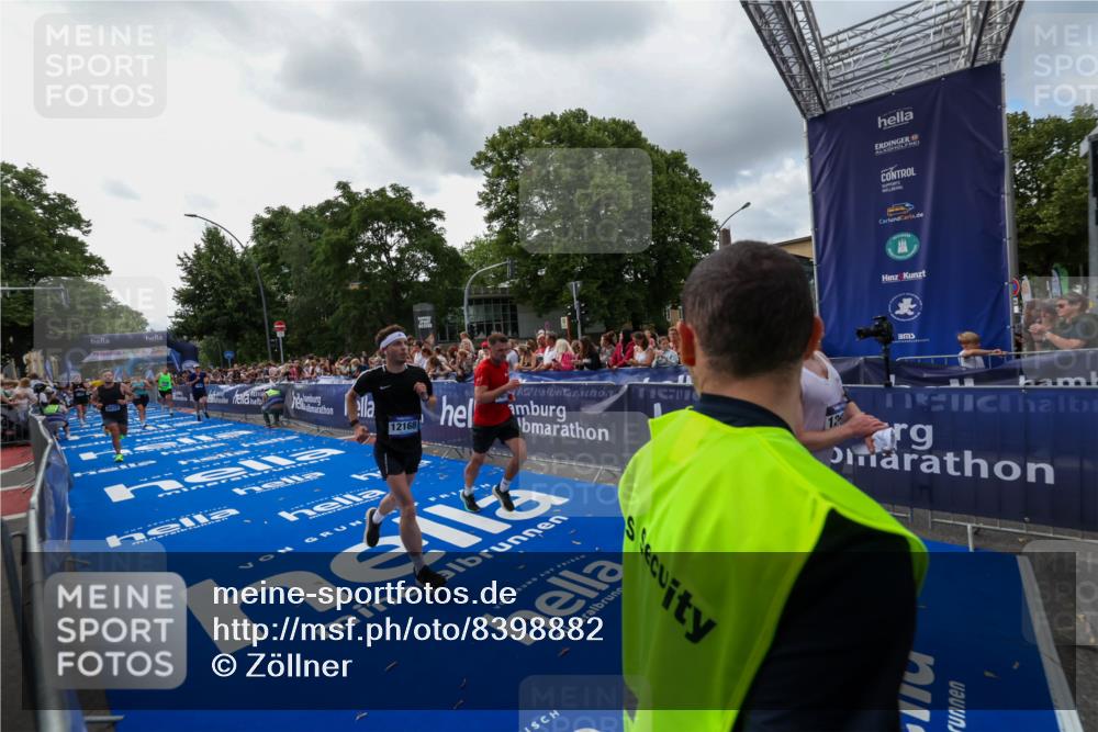 29.06.2025 - hella hamburg halbmarathon Zöllner http://msf.ph/oto/8398882 29.06.2025 10:36:12 Ziel 2774, 6032, 6990, 12168, 12447, 12488, 13419, 14601, 14875, 15115, 17078, 17329, 17691, 18600 meine-sportfotos.de