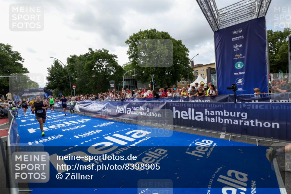 29.06.2025 - hella hamburg halbmarathon Zöllner http://msf.ph/oto/8398905 29.06.2025 10:36:14 Ziel 2774, 6032, 6990, 12447, 13991, 14601, 14875, 15115, 17078, 17329, 17691, 18600 meine-sportfotos.de
