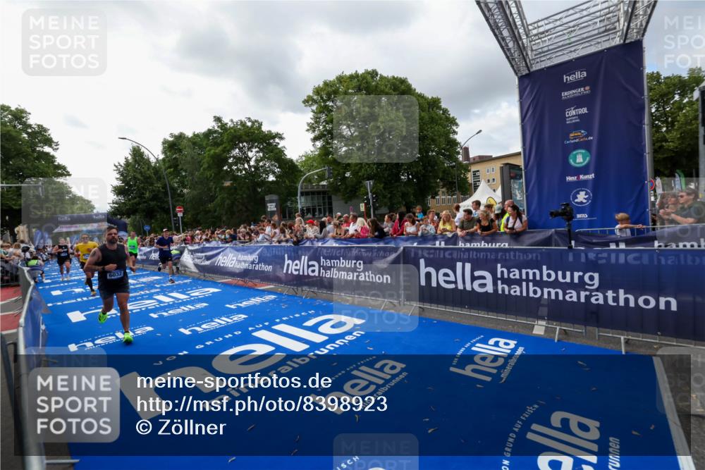 29.06.2025 - hella hamburg halbmarathon Zöllner http://msf.ph/oto/8398923 29.06.2025 10:36:14 Ziel 2774, 6032, 6990, 12447, 13991, 14601, 14875, 15115, 17078, 17329, 17691, 18600 meine-sportfotos.de