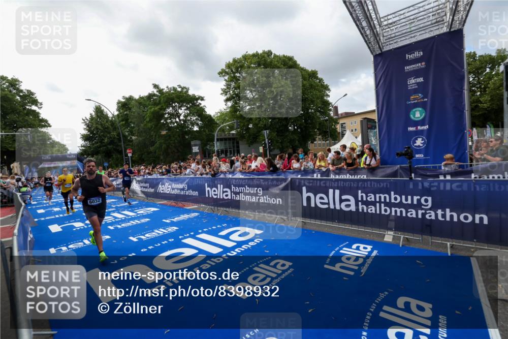 29.06.2025 - hella hamburg halbmarathon Zöllner http://msf.ph/oto/8398932 29.06.2025 10:36:14 Ziel 2774, 6032, 6990, 12447, 13991, 14601, 14875, 15115, 17078, 17329, 17691, 18600 meine-sportfotos.de