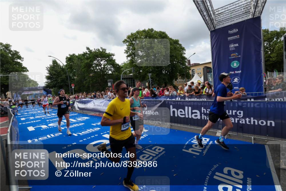 29.06.2025 - hella hamburg halbmarathon Zöllner http://msf.ph/oto/8398986 29.06.2025 10:36:17 Ziel 2774, 6829, 6990, 6993, 12447, 13991, 14601, 15115, 15348, 17078, 17329, 17691, 18600 meine-sportfotos.de