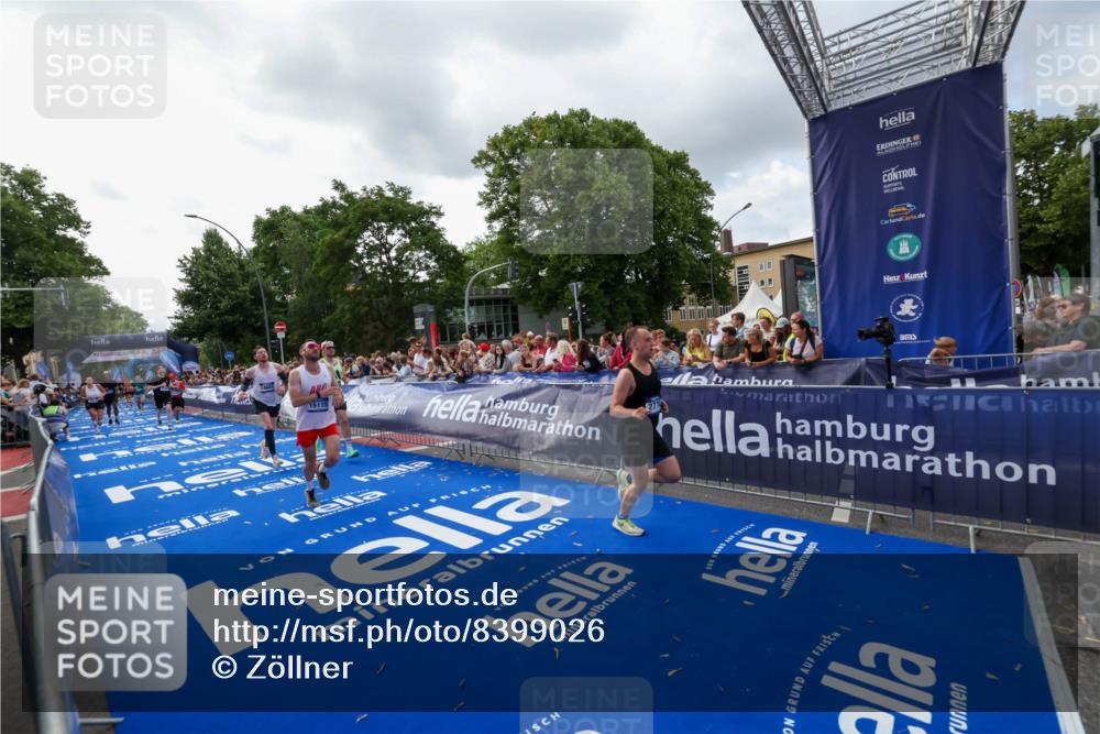 29.06.2025 - hella hamburg halbmarathon Zöllner http://msf.ph/oto/8399026 29.06.2025 10:36:19 Ziel 2774, 6829, 6993, 13991, 14601, 15115, 15348, 16158, 17329, 17691 meine-sportfotos.de