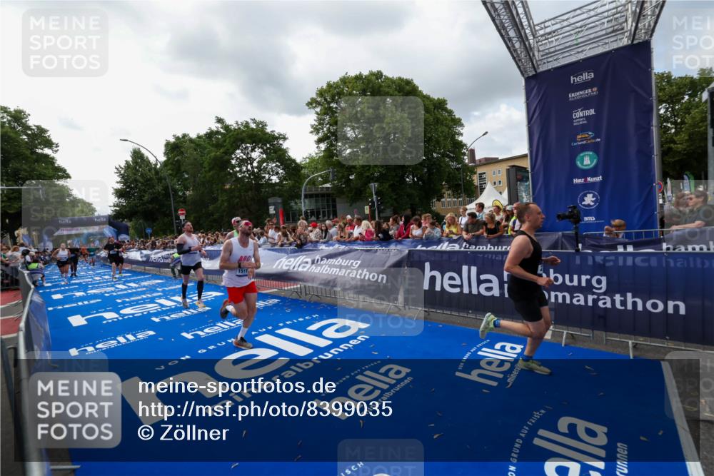 29.06.2025 - hella hamburg halbmarathon Zöllner http://msf.ph/oto/8399035 29.06.2025 10:36:19 Ziel 2774, 6829, 6993, 13991, 14601, 15115, 15348, 16158, 17329, 17691 meine-sportfotos.de