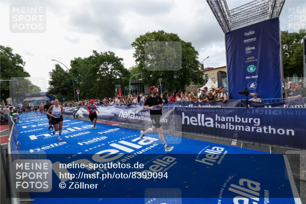 29.06.2025 - hella hamburg halbmarathon Zöllner http://msf.ph/oto/8399094 29.06.2025 10:36:22 Ziel 6829, 6993, 12051, 13991, 14075, 15348, 16158, 17192 meine-sportfotos.de