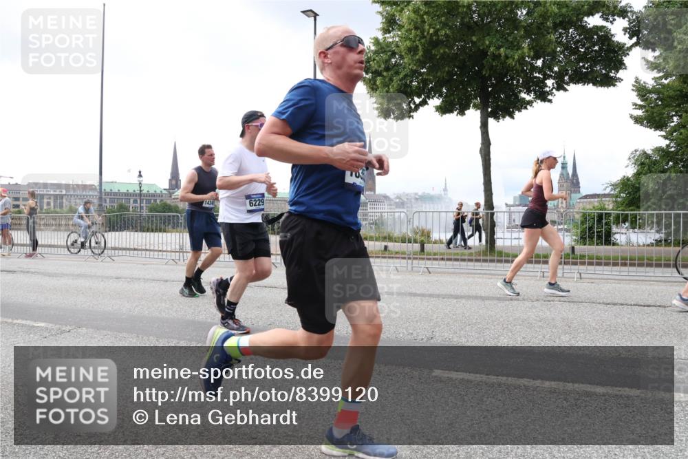 29.06.2025 - hella hamburg halbmarathon Lena Gebhardt http://msf.ph/oto/8399120 29.06.2025 10:40:37 Lombardsbrücke 14341, 6229, 1018, 1037, 1075, 1323, 2019, 2042, 2109, 2173, 2206, 2299, 2515, 2572, 2762, 2763, 2858, 3121, 3237, 3293, 3295, 3306, 3432, 3515, 3607, 3694, 3808, 3810, 4044, 4271, 4411, 4530, 4612, 4756, 4775, 4906, 4972, 5059, 5113, 5263, 5351, 5352, 5702, 5753, 5975, 6076, 6098, 6163, 6229, 6278, 6280, 6289, 6363, 6463, 6673, 6866, 6876, 6920, 7108, 7174, 7293, 7675, 7850, 7956, 8053, 8054, 8307, 8378, 8391, 8429, 8430, 9009, 9237, 11053 meine-sportfotos.de