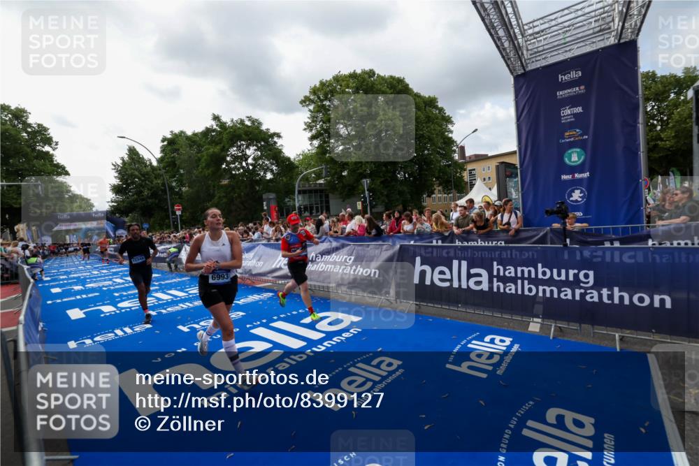 29.06.2025 - hella hamburg halbmarathon Zöllner http://msf.ph/oto/8399127 29.06.2025 10:36:23 Ziel 6829, 6993, 12051, 13991, 14075, 15348, 16158, 17192 meine-sportfotos.de