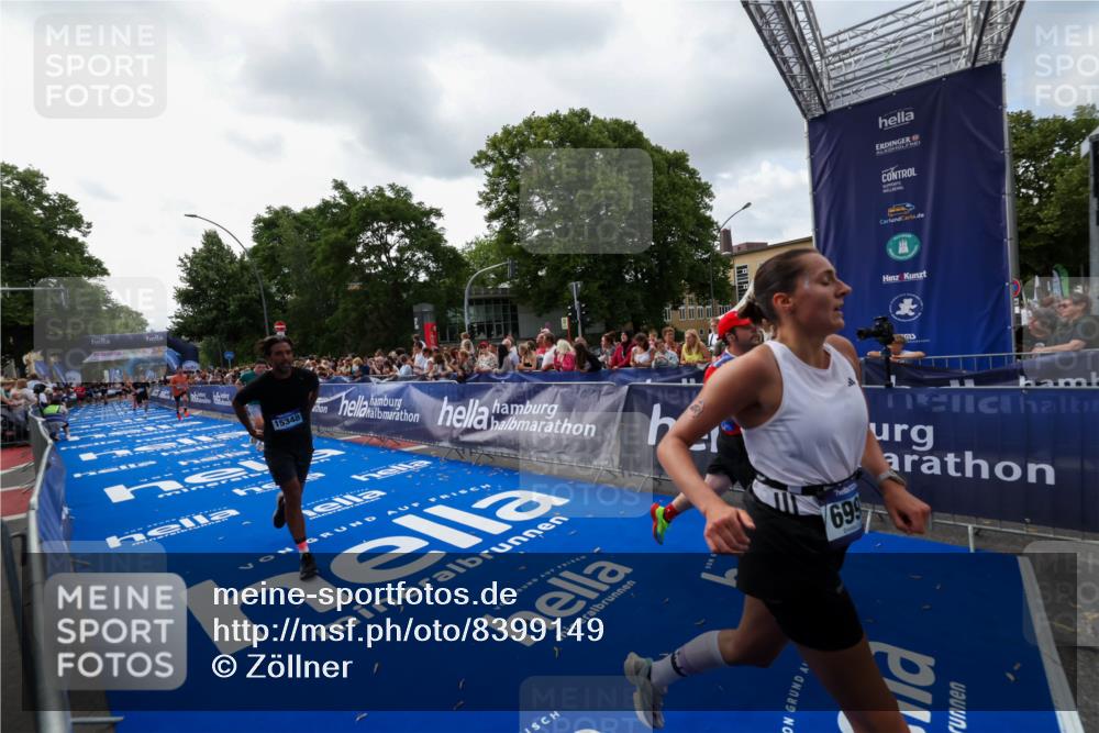 29.06.2025 - hella hamburg halbmarathon Zöllner http://msf.ph/oto/8399149 29.06.2025 10:36:24 Ziel 6829, 6993, 8084, 11304, 12051, 14075, 15348, 16158, 17192 meine-sportfotos.de