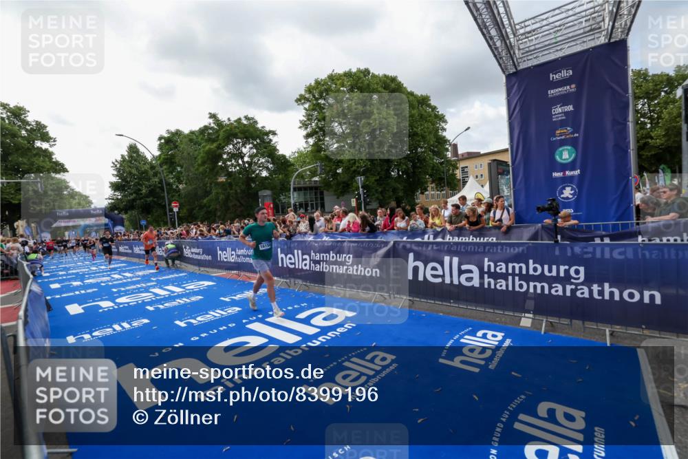 29.06.2025 - hella hamburg halbmarathon Zöllner http://msf.ph/oto/8399196 29.06.2025 10:36:25 Ziel 8084, 11304, 12051, 14075, 15348, 16158, 17192, 18062 meine-sportfotos.de