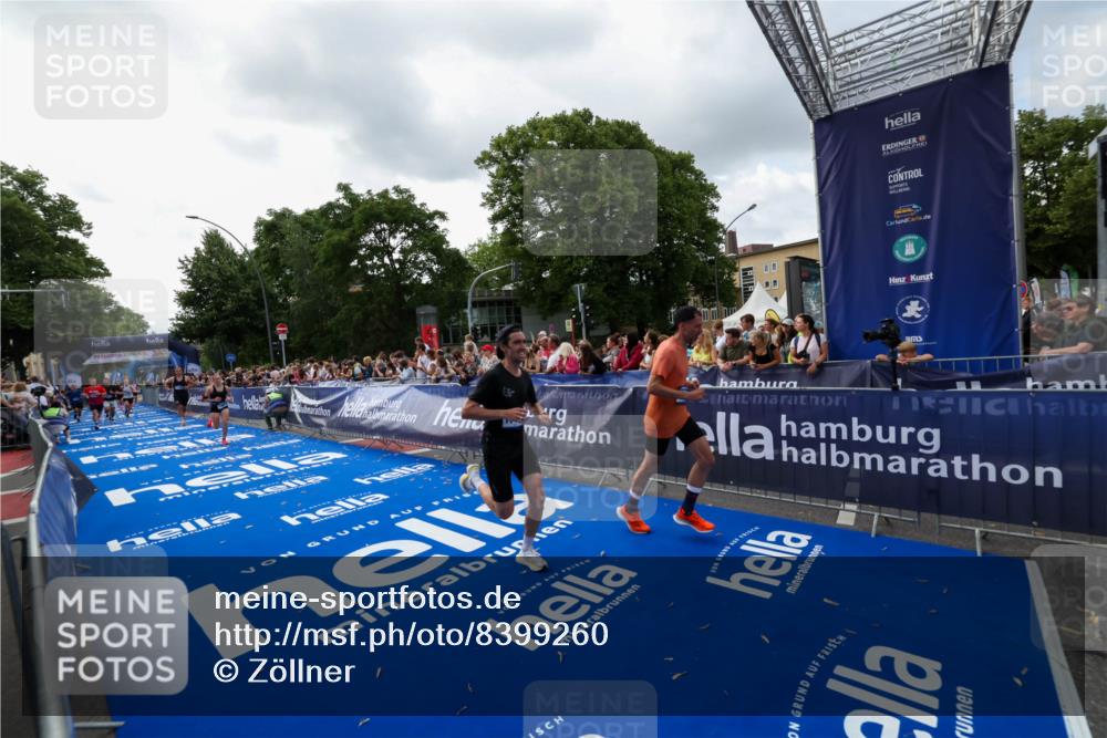 29.06.2025 - hella hamburg halbmarathon Zöllner http://msf.ph/oto/8399260 29.06.2025 10:36:28 Ziel 8084, 9296, 10404, 10680, 10852, 11304, 12051, 12916, 14075, 17192, 18062 meine-sportfotos.de
