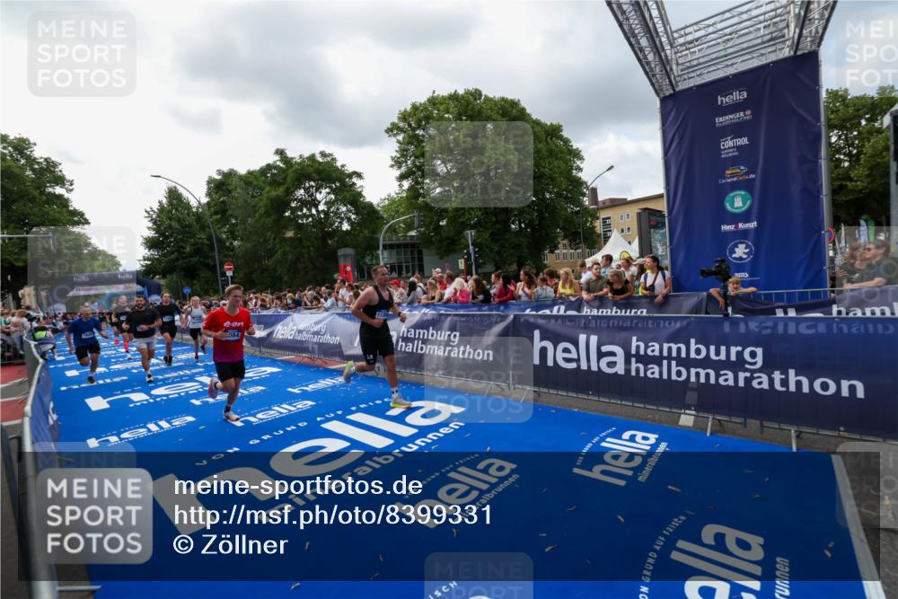 29.06.2025 - hella hamburg halbmarathon Zöllner http://msf.ph/oto/8399331 29.06.2025 10:36:32 Ziel 2121, 8084, 8121, 9296, 10404, 10680, 10852, 11304, 11833, 12916, 17723, 18062 meine-sportfotos.de