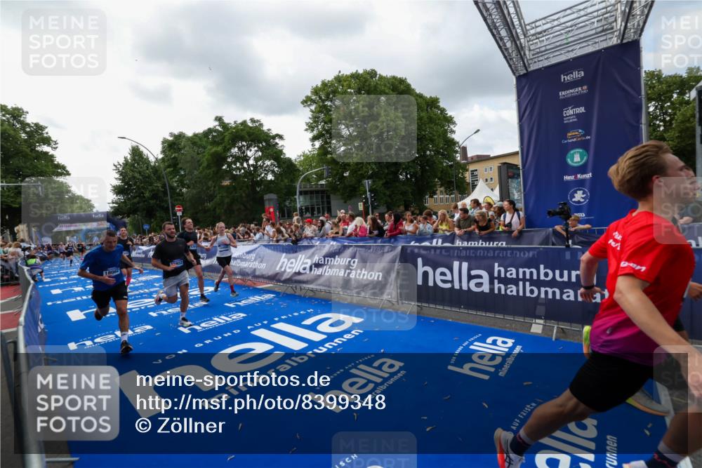 29.06.2025 - hella hamburg halbmarathon Zöllner http://msf.ph/oto/8399348 29.06.2025 10:36:33 Ziel 2121, 8084, 8121, 9296, 10404, 10680, 10852, 11304, 11833, 12916, 17723, 18062 meine-sportfotos.de