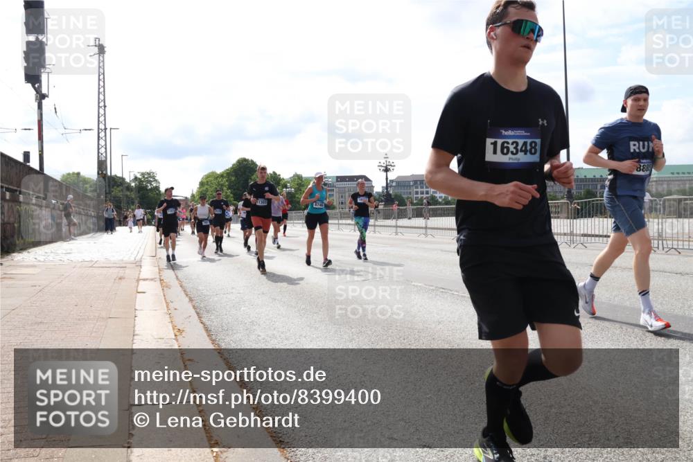 29.06.2025 - hella hamburg halbmarathon Lena Gebhardt http://msf.ph/oto/8399400 29.06.2025 10:15:57 Lombardsbrücke 11303, 8746, 16348, 8885, 1156, 1308, 1440, 1651, 2071, 2076, 2110, 2165, 2436, 2803, 2835, 2989, 3167, 3417, 4007, 4466, 4492, 4494, 4637, 4828, 5046, 5069, 5423, 5739, 6376, 6576, 7897, 7941, 7942, 8169, 8274, 8554, 8746, 8885, 9192, 9601, 9657, 9675, 9784, 9802, 9881, 10107, 10108, 10292, 10608, 10775, 10844, 10990, 11113, 11303, 11478, 11774, 11783, 11818, 12427, 12469, 13179, 13818, 13951, 14413, 14423, 14550, 14552, 15307 meine-sportfotos.de