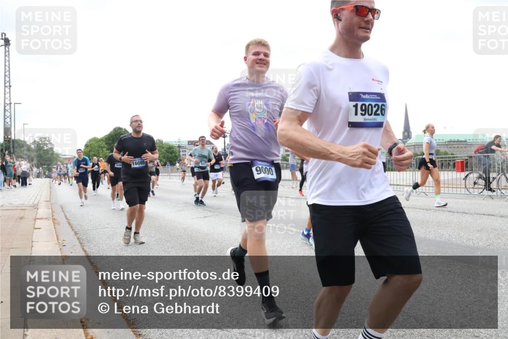 29.06.2025 - hella hamburg halbmarathon Lena Gebhardt http://msf.ph/oto/8399409 29.06.2025 10:40:39 Lombardsbrücke 19026, 441, 9000, 18490, 16085, 1018, 1037, 1075, 1323, 2042, 2109, 2173, 2206, 2299, 2515, 2572, 2762, 2763, 2858, 3121, 3237, 3293, 3295, 3306, 3432, 3515, 3607, 3694, 3808, 3810, 4044, 4271, 4411, 4530, 4612, 4756, 4774, 4775, 4906, 4972, 5059, 5113, 5351, 5352, 5702, 5753, 5975, 6076, 6098, 6163, 6229, 6278, 6280, 6289, 6363, 6463, 6673, 6866, 6876, 6920, 7108, 7174, 7293, 7675, 7850, 7956, 8053, 8054, 8307, 8378, 8391, 8429, 8430, 9009, 9237, 11053 meine-sportfotos.de