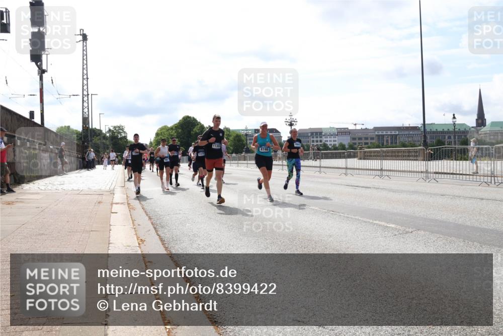 29.06.2025 - hella hamburg halbmarathon Lena Gebhardt http://msf.ph/oto/8399422 29.06.2025 10:15:58 Lombardsbrücke 11476, 18641, 11303, 8746, 1156, 1308, 1440, 1651, 2071, 2076, 2110, 2165, 2436, 2803, 2835, 2989, 3167, 3417, 4007, 4466, 4492, 4494, 4637, 4828, 5046, 5069, 5423, 6376, 6576, 7897, 7941, 7942, 8169, 8274, 8554, 8746, 8885, 9192, 9601, 9657, 9675, 9784, 9802, 9881, 10107, 10108, 10292, 10608, 10775, 10844, 10990, 11113, 11303, 11478, 11774, 11783, 11818, 12427, 12469, 13179, 13818, 13951, 14413, 14423, 14550, 14552, 15307 meine-sportfotos.de