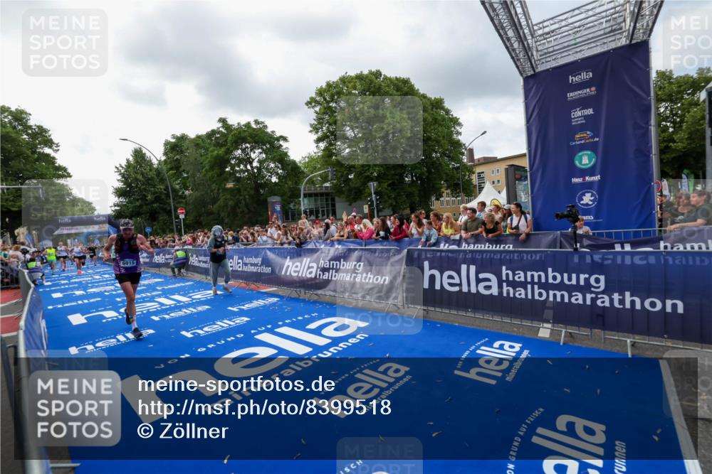 29.06.2025 - hella hamburg halbmarathon Zöllner http://msf.ph/oto/8399518 29.06.2025 10:36:42 Ziel 1571, 3809, 5092, 6915, 14622, 15621, 16523, 18038, 18733 meine-sportfotos.de