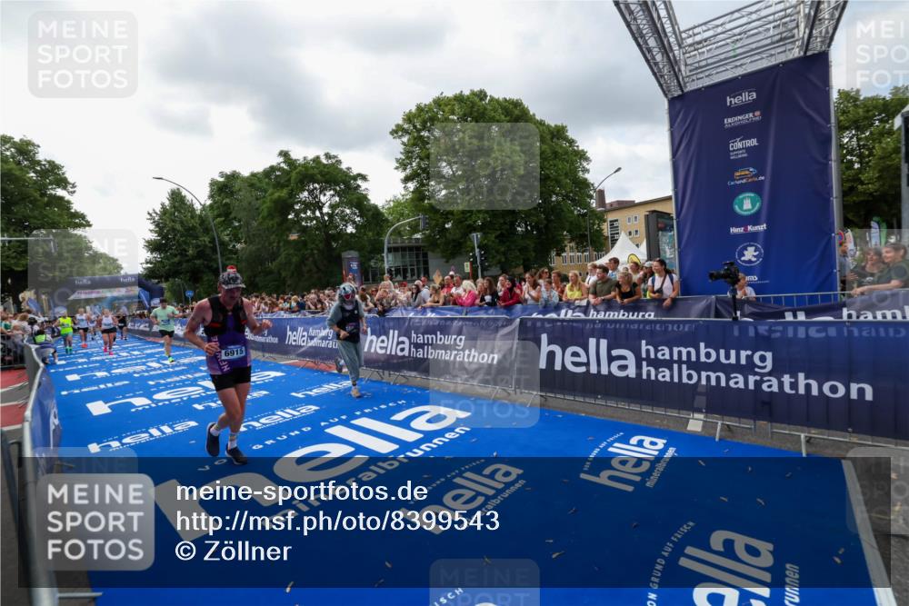 29.06.2025 - hella hamburg halbmarathon Zöllner http://msf.ph/oto/8399543 29.06.2025 10:36:42 Ziel 1571, 3809, 5092, 6915, 14622, 15621, 16523, 18038, 18733 meine-sportfotos.de