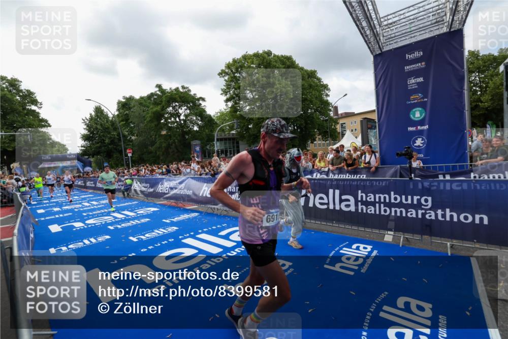 29.06.2025 - hella hamburg halbmarathon Zöllner http://msf.ph/oto/8399581 29.06.2025 10:36:43 Ziel 1571, 3809, 5092, 5961, 6915, 14622, 15621, 16523, 18038, 18733 meine-sportfotos.de