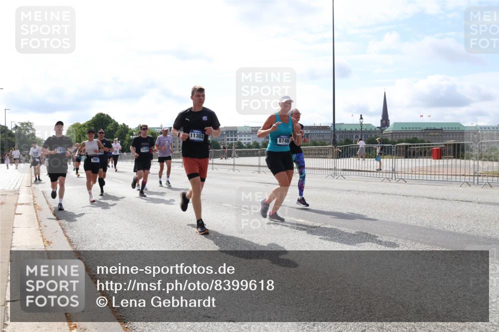 29.06.2025 - hella hamburg halbmarathon Lena Gebhardt http://msf.ph/oto/8399618 29.06.2025 10:15:59 Lombardsbrücke 31818, 7897, 11478, 11303, 8746, 1156, 1308, 1440, 1651, 2071, 2076, 2110, 2165, 2436, 2803, 2835, 2989, 3134, 3167, 3417, 4007, 4466, 4492, 4494, 4637, 4828, 5046, 5069, 5423, 6376, 6576, 7897, 7941, 7942, 8169, 8274, 8554, 8746, 8885, 9192, 9601, 9657, 9675, 9784, 9802, 9881, 10107, 10108, 10292, 10608, 10775, 10844, 10990, 11113, 11303, 11478, 11774, 11783, 11818, 12427, 12469, 13179, 13818, 13951, 14413, 14423, 14550, 14552, 15307 meine-sportfotos.de