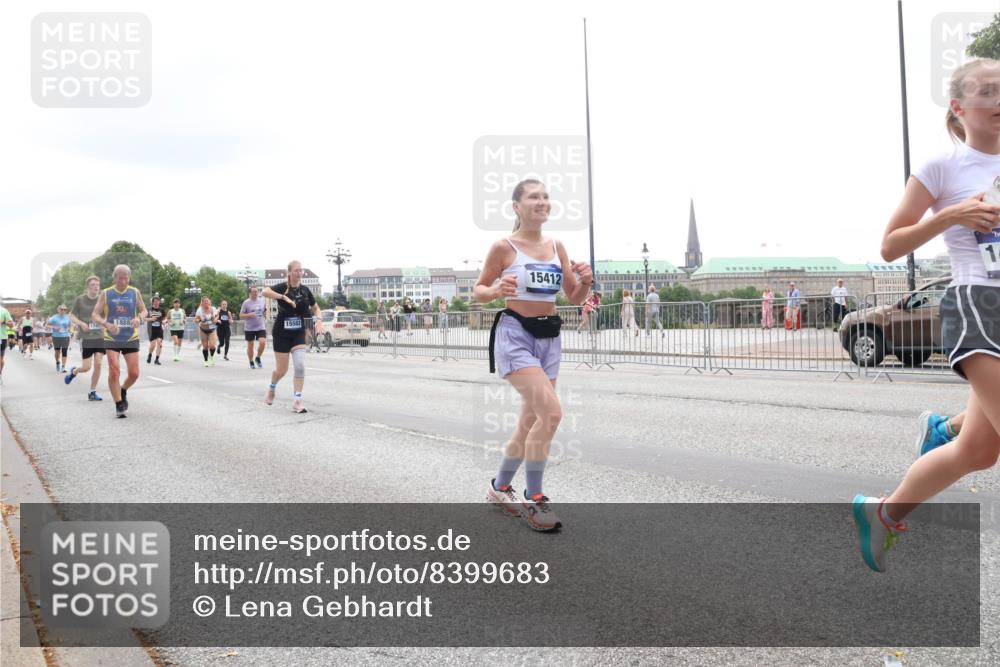 29.06.2025 - hella hamburg halbmarathon Lena Gebhardt http://msf.ph/oto/8399683 29.06.2025 10:49:52 Lombardsbrücke 174, 20, 1888, 15582, 15412, 14, 1040, 1041, 1487, 1511, 1625, 1805, 1888, 2212, 2466, 2668, 2862, 2997, 3183, 3383, 3701, 3943, 4090, 4769, 4870, 5076, 5552, 5694, 5749, 5751, 6191, 6694, 7305, 7339, 7366, 7650, 7679, 7721, 7722, 8065, 8254, 9015, 9162, 9261, 9605, 9940, 10403, 10617, 10683, 10704, 11030, 11558, 11631, 11760, 12124, 12388, 13127, 13128, 13309, 13381, 13744, 13764, 14505, 14545, 14692, 15626 meine-sportfotos.de