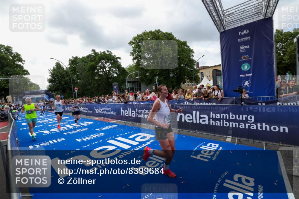 29.06.2025 - hella hamburg halbmarathon Zöllner http://msf.ph/oto/8399684 29.06.2025 10:36:46 Ziel 1571, 3809, 4865, 5092, 5961, 6529, 13343, 14622, 15621, 18038, 18733 meine-sportfotos.de