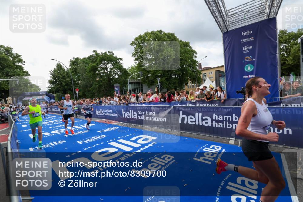 29.06.2025 - hella hamburg halbmarathon Zöllner http://msf.ph/oto/8399700 29.06.2025 10:36:47 Ziel 1571, 4865, 5092, 5961, 6529, 13343, 14622, 15621, 18038, 18733 meine-sportfotos.de