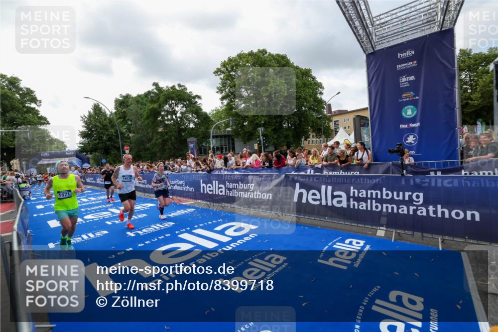 29.06.2025 - hella hamburg halbmarathon Zöllner http://msf.ph/oto/8399718 29.06.2025 10:36:47 Ziel 1571, 4865, 5092, 5961, 6529, 13343, 14622, 15621, 18038, 18733 meine-sportfotos.de