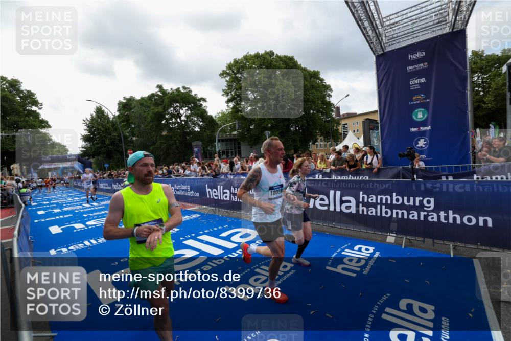 29.06.2025 - hella hamburg halbmarathon Zöllner http://msf.ph/oto/8399736 29.06.2025 10:36:48 Ziel 1571, 4865, 5961, 6529, 13343, 14622, 15621, 15939, 18038, 18733 meine-sportfotos.de