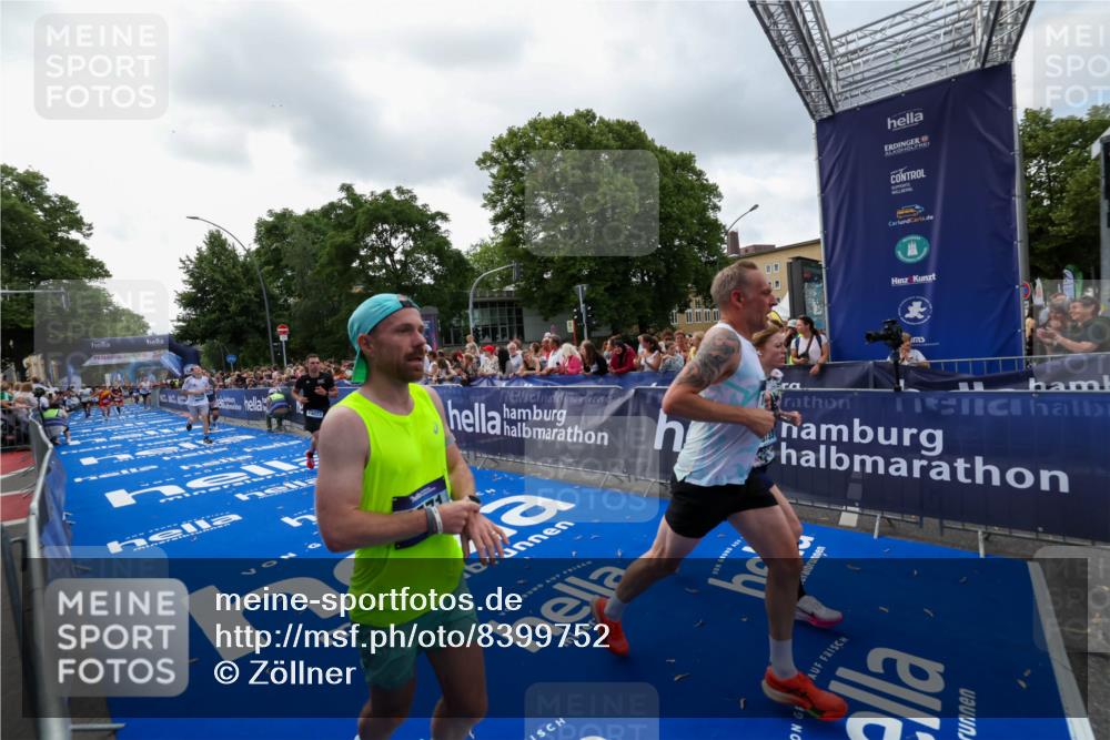 29.06.2025 - hella hamburg halbmarathon Zöllner http://msf.ph/oto/8399752 29.06.2025 10:36:48 Ziel 1571, 4865, 5961, 6529, 13343, 14622, 15621, 15939, 18038, 18733 meine-sportfotos.de