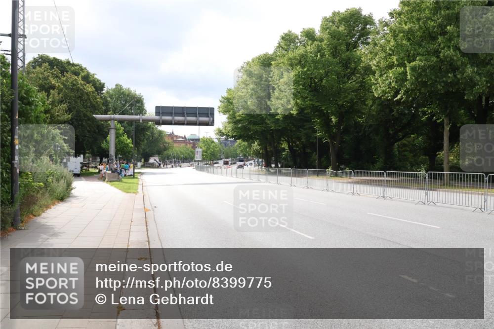 29.06.2025 - hella hamburg halbmarathon Lena Gebhardt http://msf.ph/oto/8399775 29.06.2025 09:20:13 Lombardsbrücke  meine-sportfotos.de