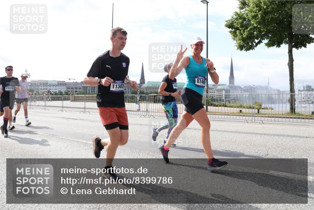 29.06.2025 - hella hamburg halbmarathon Lena Gebhardt http://msf.ph/oto/8399786 29.06.2025 10:16:00 Lombardsbrücke 11478, 11303, 18541, 8746, 1156, 1308, 1440, 1651, 2071, 2076, 2110, 2165, 2436, 2803, 2835, 2989, 3134, 3167, 3417, 4007, 4466, 4492, 4494, 4637, 4828, 5046, 5069, 5423, 6376, 6576, 7897, 7941, 7942, 8169, 8274, 8554, 8746, 8885, 9192, 9601, 9657, 9675, 9784, 9802, 9881, 10107, 10108, 10183, 10292, 10608, 10775, 10844, 10990, 11113, 11303, 11478, 11774, 11783, 11818, 12427, 12469, 13179, 13818, 13951, 14413, 14423, 14550, 14552, 15307 meine-sportfotos.de
