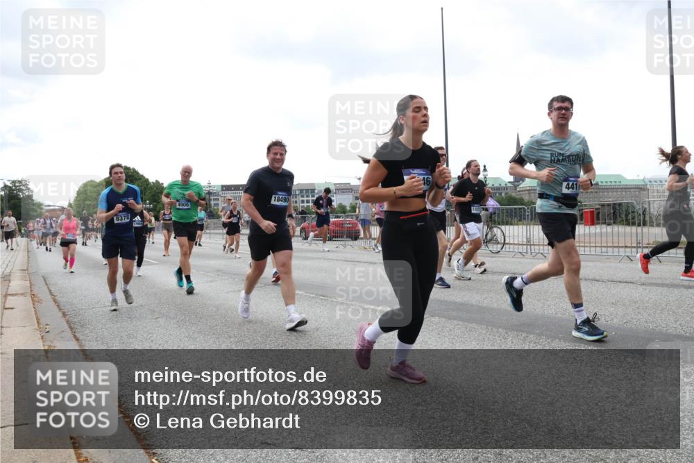 29.06.2025 - hella hamburg halbmarathon Lena Gebhardt http://msf.ph/oto/8399835 29.06.2025 10:40:41 Lombardsbrücke 8378, 17959, 4906, 18490, 11510, 441, 1018, 1037, 1075, 1323, 2042, 2109, 2173, 2206, 2299, 2515, 2572, 2762, 2763, 2858, 3121, 3237, 3293, 3295, 3306, 3432, 3694, 3810, 4044, 4234, 4271, 4411, 4530, 4612, 4756, 4774, 4775, 4906, 4972, 5059, 5113, 5351, 5352, 5702, 5753, 5975, 6076, 6098, 6163, 6229, 6278, 6280, 6289, 6363, 6463, 6673, 6842, 6866, 6876, 7108, 7174, 7293, 7675, 7850, 7956, 8053, 8054, 8307, 8378, 8391, 8429, 8430, 9009, 9237, 11053 meine-sportfotos.de