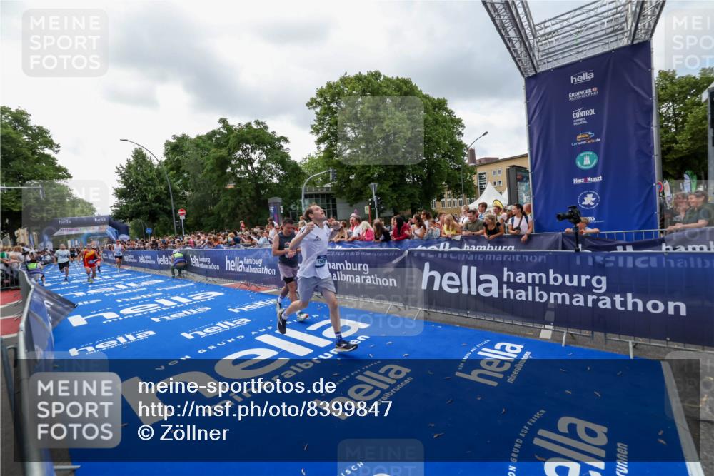29.06.2025 - hella hamburg halbmarathon Zöllner http://msf.ph/oto/8399847 29.06.2025 10:36:51 Ziel 4865, 5961, 6529, 7310, 13141, 13343, 15621, 15939 meine-sportfotos.de