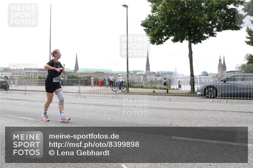 29.06.2025 - hella hamburg halbmarathon Lena Gebhardt http://msf.ph/oto/8399898 29.06.2025 10:49:54 Lombardsbrücke 1558, 1040, 1041, 1487, 1511, 1625, 1805, 1888, 2212, 2466, 2668, 2862, 2997, 3183, 3383, 3701, 3943, 4090, 4870, 5076, 5552, 5694, 5749, 5751, 6191, 6694, 6830, 7305, 7339, 7366, 7650, 7679, 7721, 7722, 7755, 8065, 8254, 9015, 9162, 9261, 9605, 9940, 10060, 10403, 10617, 10683, 10704, 11030, 11558, 11631, 11760, 12124, 12388, 13127, 13128, 13309, 13381, 13744, 13764, 13846, 14505, 14545, 14692, 15626 meine-sportfotos.de
