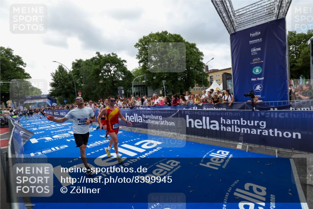 29.06.2025 - hella hamburg halbmarathon Zöllner http://msf.ph/oto/8399945 29.06.2025 10:36:54 Ziel 3959, 4865, 5307, 6529, 7310, 13141, 13343, 15939, 18384 meine-sportfotos.de