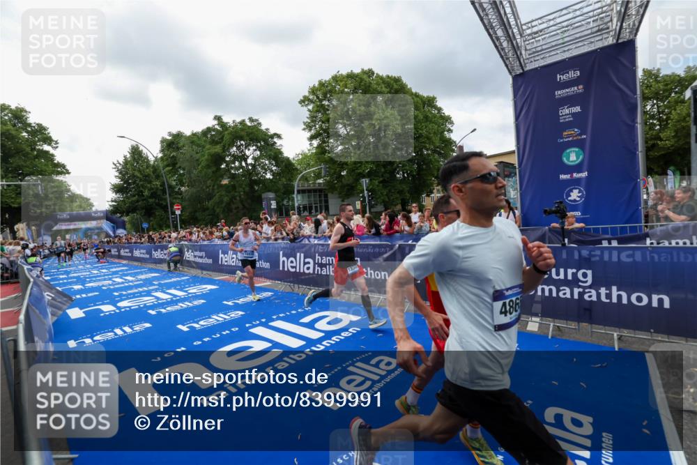 29.06.2025 - hella hamburg halbmarathon Zöllner http://msf.ph/oto/8399991 29.06.2025 10:36:55 Ziel 3959, 4865, 5307, 6529, 7310, 13141, 13343, 14691, 15939, 18384 meine-sportfotos.de