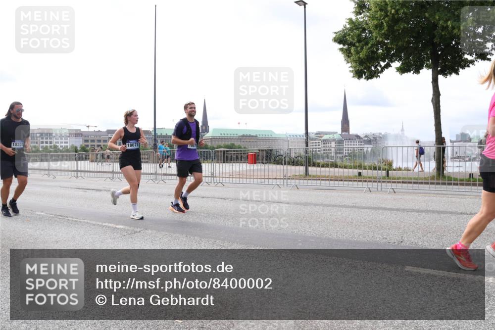 29.06.2025 - hella hamburg halbmarathon Lena Gebhardt http://msf.ph/oto/8400002 29.06.2025 10:23:41 Lombardsbrücke 18332, 18071, 1807, 1048, 1304, 1362, 1545, 2125, 2489, 2925, 4122, 4391, 4646, 4728, 4793, 4990, 5055, 5160, 5358, 5406, 5661, 6502, 6747, 7029, 7820, 8031, 8141, 8149, 8181, 8502, 8676, 8716, 8717, 8918, 8920, 9217, 9301, 9603, 9715, 10649, 10739, 11044, 11300, 11415, 11454, 11793, 11798, 11879, 12073, 12874, 13149, 14265, 14338, 14510, 14512, 14521, 14821, 15709, 15739, 15853, 16185, 16251, 16558, 17013, 17099, 17199, 17207, 17299, 17719 meine-sportfotos.de