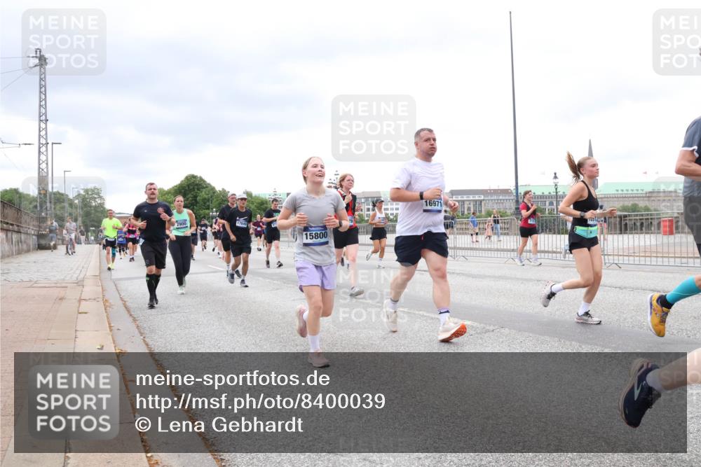 29.06.2025 - hella hamburg halbmarathon Lena Gebhardt http://msf.ph/oto/8400039 29.06.2025 10:58:00 Lombardsbrücke 2900, 17849, 15800, 16971, 1001, 1123, 1242, 1248, 1265, 1388, 1643, 2015, 2043, 2169, 2273, 2275, 2451, 2567, 2900, 3191, 3385, 3433, 3644, 3936, 3954, 4059, 4117, 4197, 4429, 4521, 4830, 5104, 5632, 5676, 5736, 5782, 6316, 6337, 6825, 6857, 6916, 7172, 7193, 7262, 7556, 7664, 7720, 7783, 7977, 7990, 8076, 8159, 8439, 8440, 8441, 8442, 8474, 8512, 8708, 8713, 8773, 8888, 9059, 9180, 9233, 9318, 9319, 9394, 9398, 9436, 9481, 9496, 9613, 9832 meine-sportfotos.de
