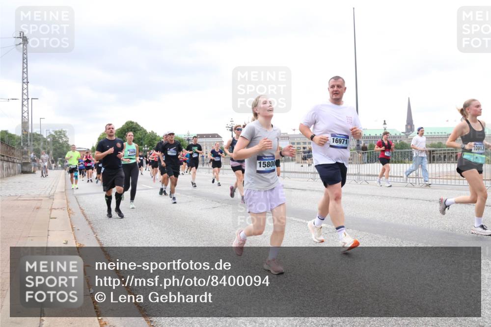 29.06.2025 - hella hamburg halbmarathon Lena Gebhardt http://msf.ph/oto/8400094 29.06.2025 10:58:01 Lombardsbrücke 2900, 17849, 15800, 16971, 10912, 1001, 1123, 1242, 1248, 1265, 1388, 1643, 2015, 2043, 2169, 2273, 2275, 2451, 2567, 2900, 3191, 3385, 3433, 3644, 3936, 3954, 4059, 4117, 4429, 4521, 4830, 5104, 5632, 5676, 5736, 5782, 6316, 6337, 6825, 6857, 6916, 7172, 7193, 7262, 7556, 7617, 7664, 7720, 7783, 7977, 7990, 8076, 8159, 8439, 8440, 8441, 8442, 8474, 8512, 8708, 8713, 8773, 8888, 9059, 9180, 9233, 9318, 9319, 9394, 9398, 9436, 9481, 9496, 9613, 9636, 9832 meine-sportfotos.de